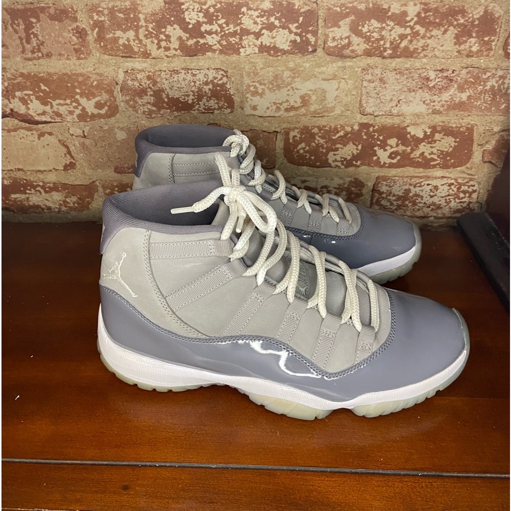 Jordan’s cool grey size 9.5 with box